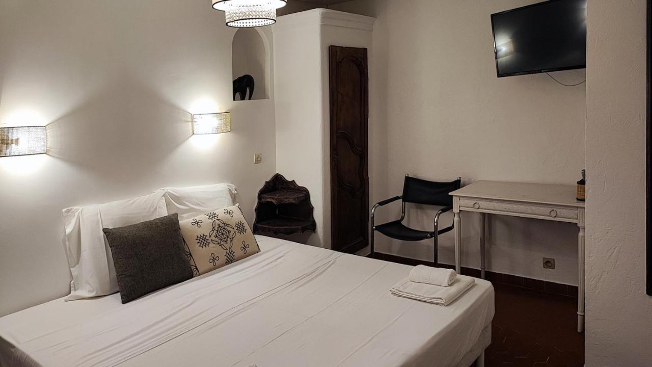 Logis Hotel & Restaurant Du Parc ジェムノ エクステリア 写真